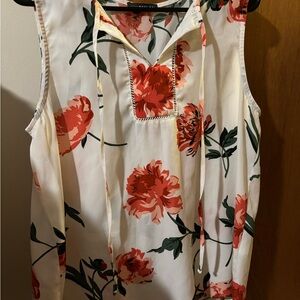 Women’s West Kei Cream and Red Floral Blouse Size Large NWOT